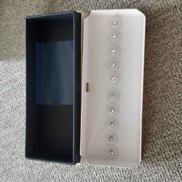 Napier "CHANGEABLES" earring set - Picture 3 of 3